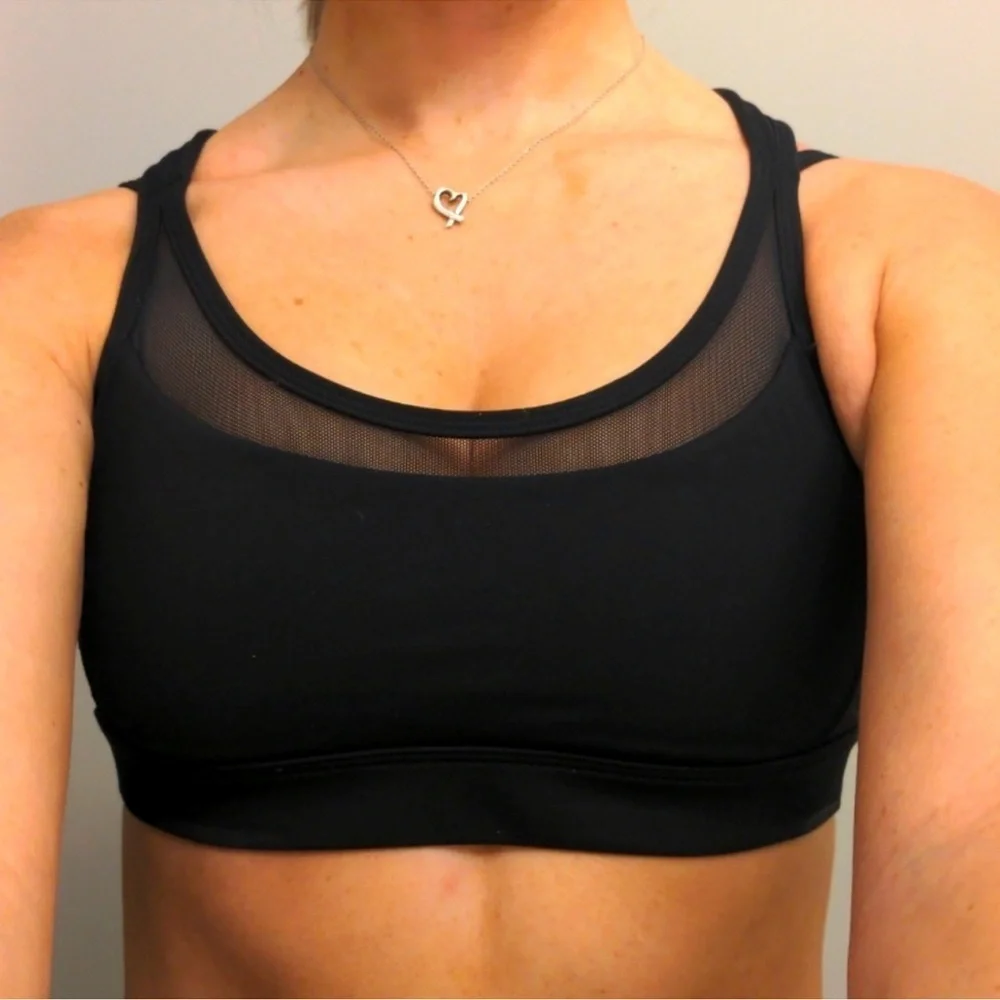 Lululemon extra support sport bra in black SZ 6